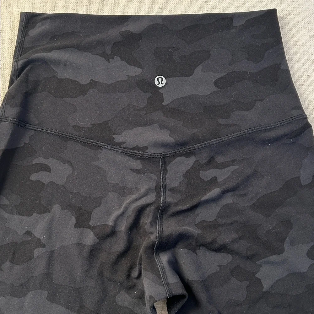 Lullulemon Black Camo High-Waisted Shorts Cycling Shorts‎  Size 8